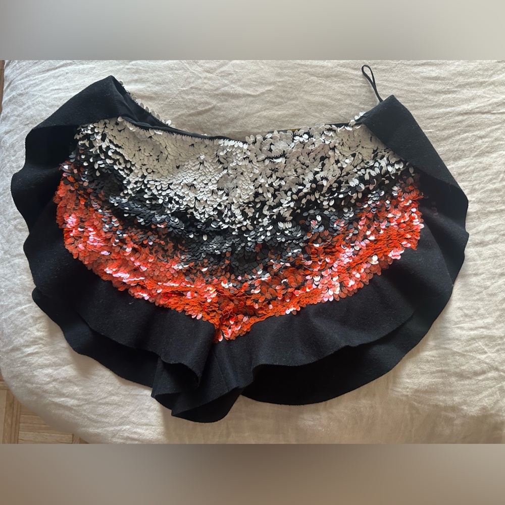 Fendi wool short with sequins